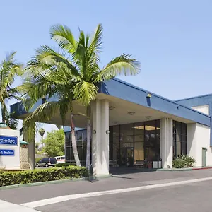 Travelodge & By Wyndham On Disneyland Dr Hotel