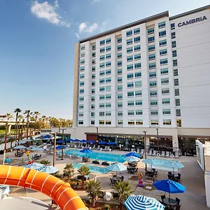 4* מלון Cambria & Area